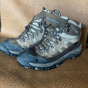 Bear paw womens sz 10 hiking boots